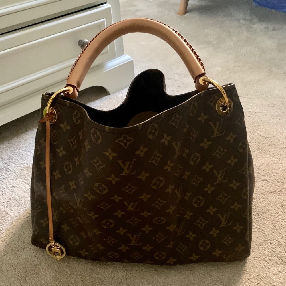 Louis Vuitton Artsy MM